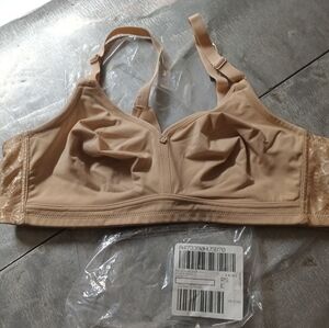 Breezies NWT Jacquard Back Smoothing Wireless Bra 38B Sunbeige